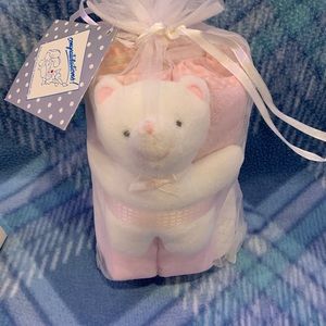 NWT baby wash cloths non smoking home. Pink/White